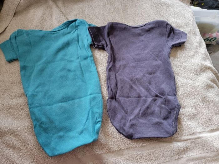 Lot de 9 bodies garcon 3 mois - photo numéro 5