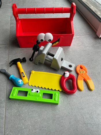 Caisse bricolage pour enfant