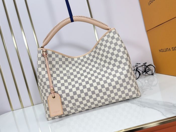 Louis Vuittoṇ  Again  M25877