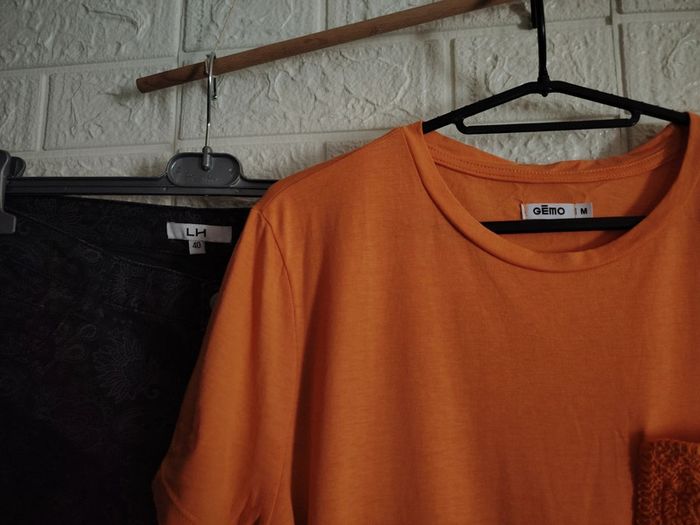 Ensemble pantalon, tee-shirt orange - photo numéro 4