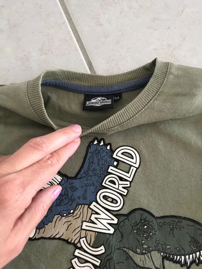 T shirt manches longues Jurassic World - photo numéro 2