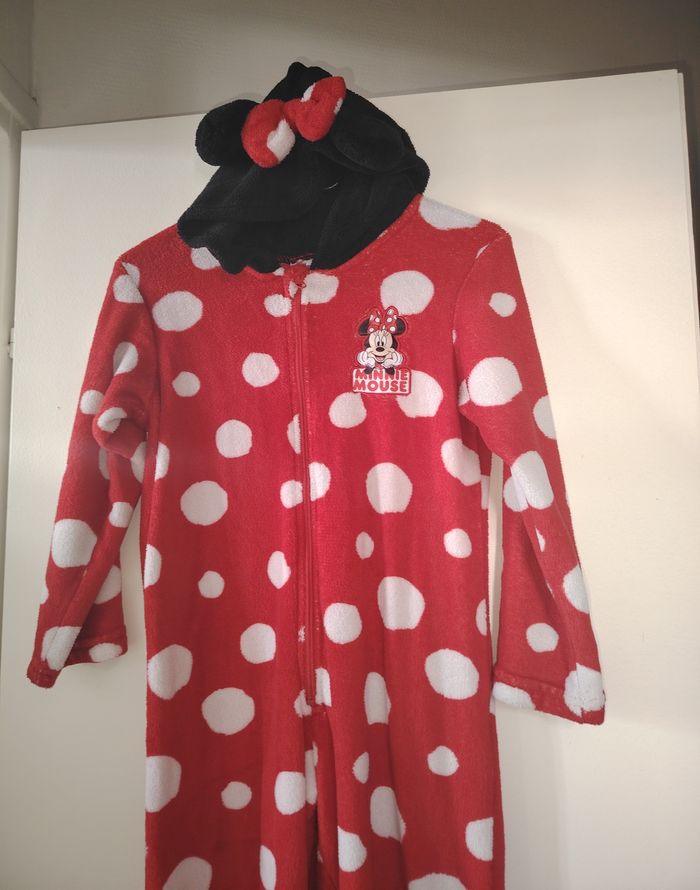 Combinaison pyjama Winnie Disney taille 8 ans - photo numéro 2