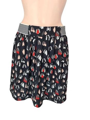 Mini-jupe cop copine