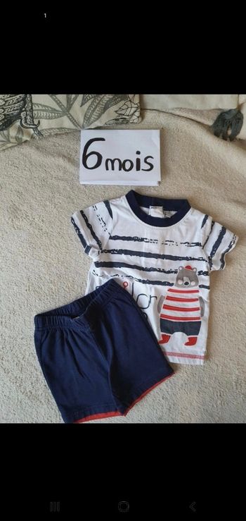 Lot 2 ensemble bébé 6 mois