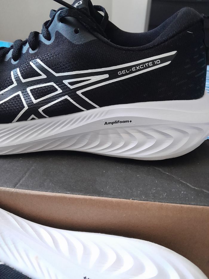 Paire de baskets Asics homme - photo numéro 2