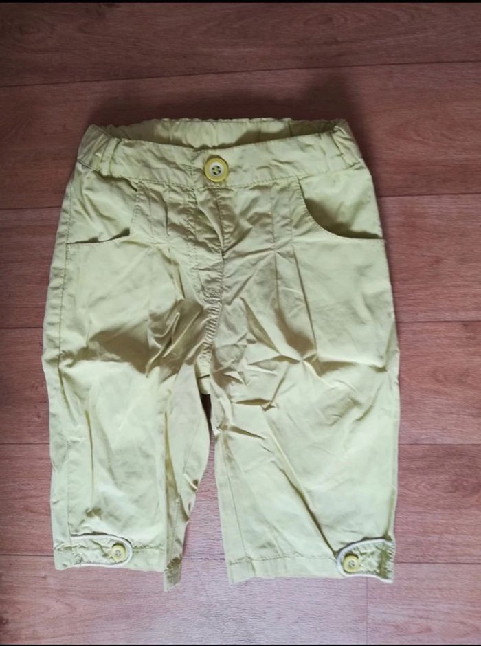 Pantacourt vert pâle 2 ans 24 mois neuf