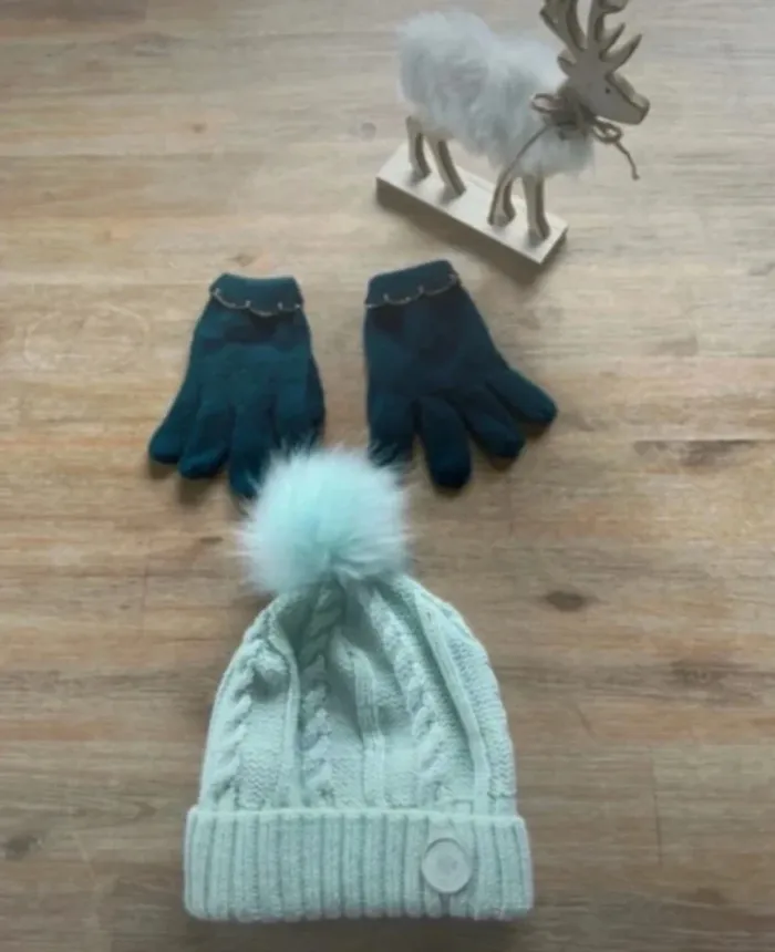 Lot bonnet et gants