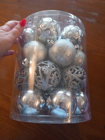 Lot 26 boules de Noël