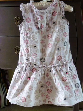 Robe Fille 4 ans TBE blanc imprimée rose noire collection été