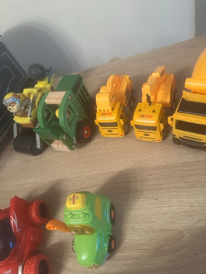 Lot voiture + voiture télécommandé - photo numéro 4