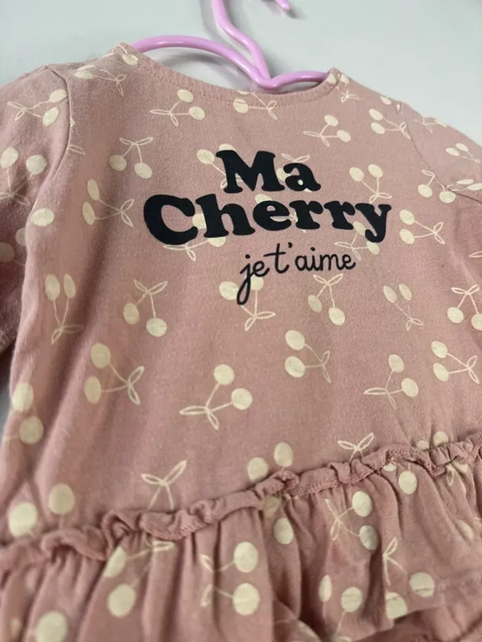 👚 haut manche longues - cerises - bébé fille - 6 mois - Kiabi - bon état - 100% coton - photo numéro 3