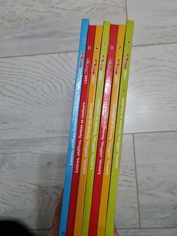 Lot 7 livres Masha et Micka