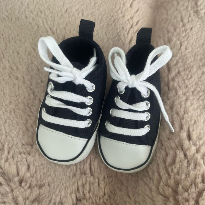 Chaussure 3/6 mois bleu marine blanc