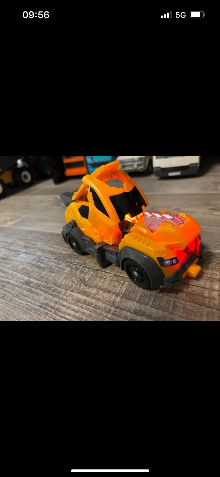 VTech - Switch & Go Dinos Crash, Dinosaure Zyrex, Le T-Rex Transformable en Voiture de Rallye - photo numéro 6