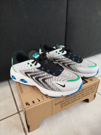 Basket Nike Air Max TW pointure 39