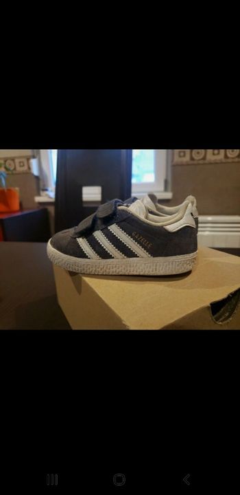 Baskets Gazelle Adidas pointure 22