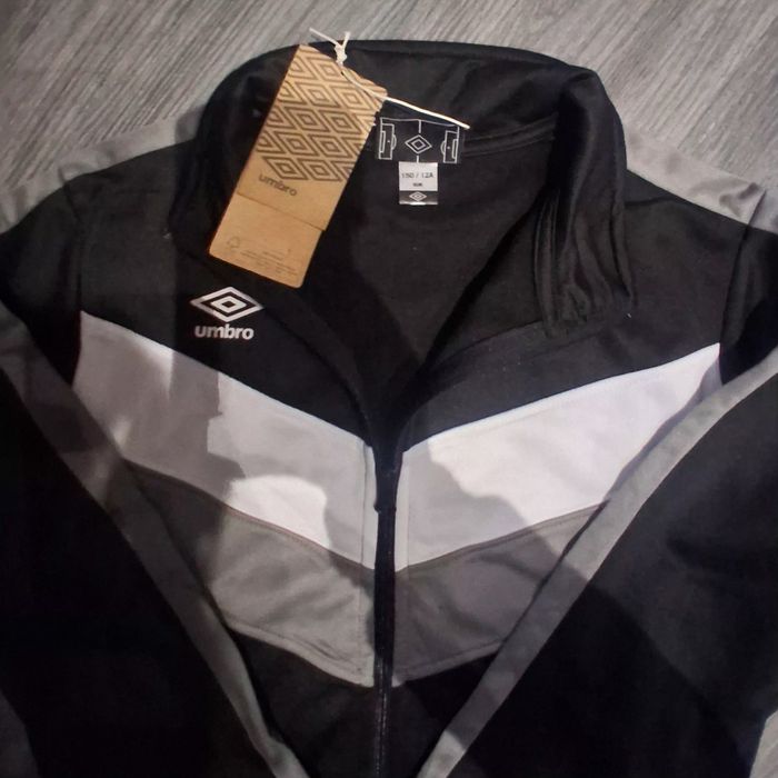 Survêtement Umbro neuf - photo numéro 4