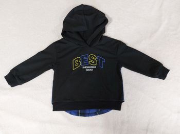 Sweat à capuche noir et bleu 24 mois