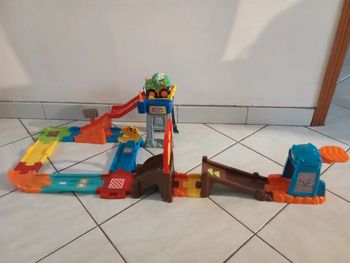 Tut Tut bolide cascade