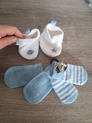 Gant neuf et chausson nouveau né