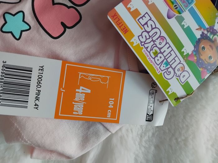 Tee-shirt fille Gabby’s Dollhouse neuf 4 ans - photo numéro 4