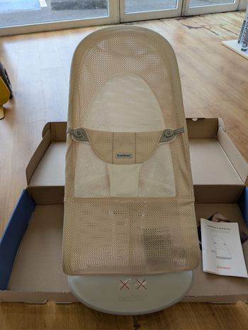 Transat bliss  babybjorn  rose pink  mesh  jamais utilisé sous carton