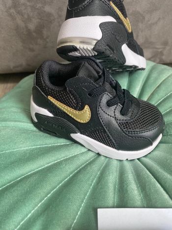 Nike taille 19,5 neuve