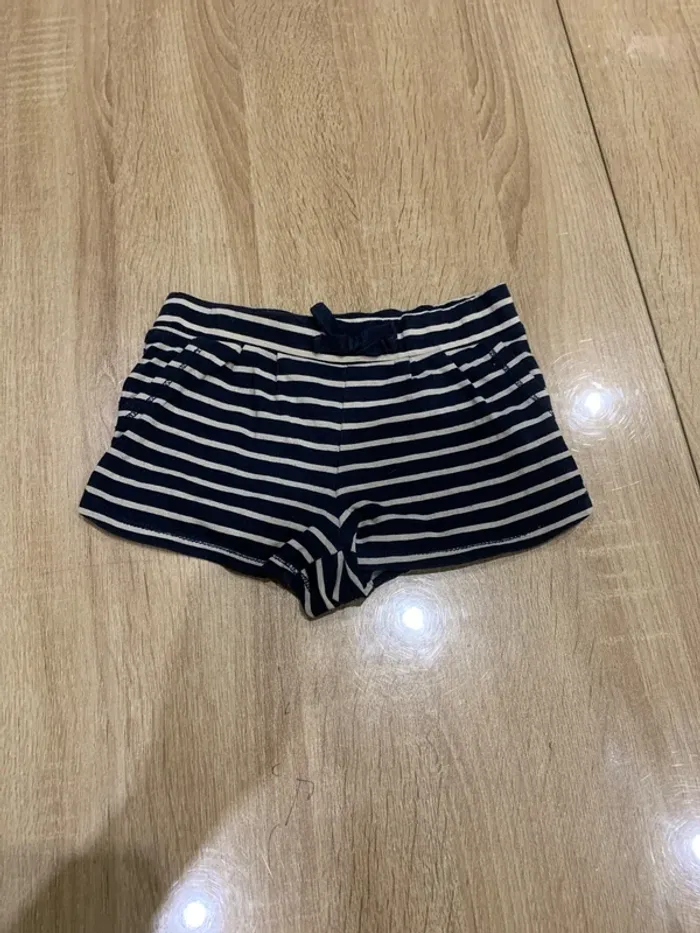 Short 4 ans