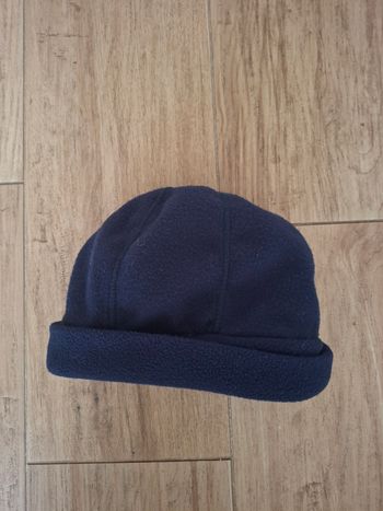 Bonnet marine mixte tout doux en très bon état