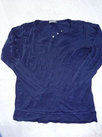 Pull fin bleu marine dos symbole paillettes