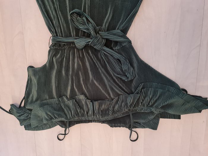 Combinaison verte bouteille plissée épaules découvertes Zara Taille 36 - photo numéro 10