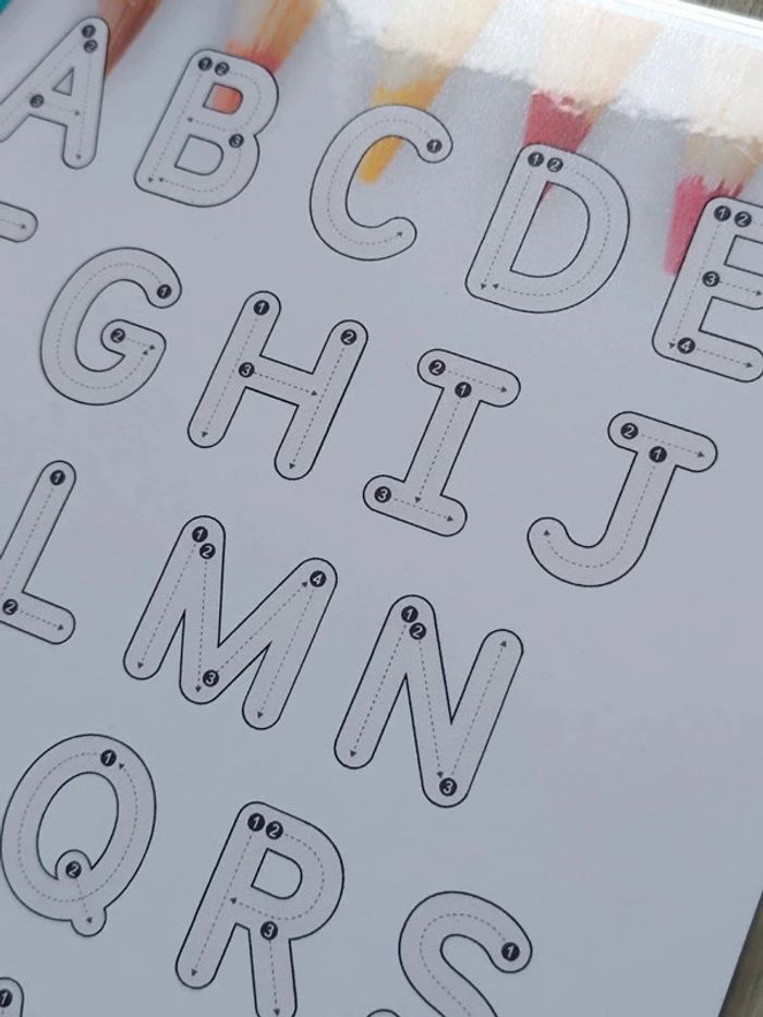 S'entraîner à écrire les lettres de l'alphabet - photo numéro 3