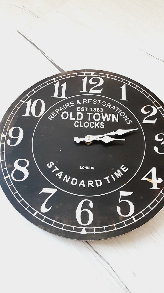 Horloge murale London ronde 34 cm de diamètre - photo numéro 2