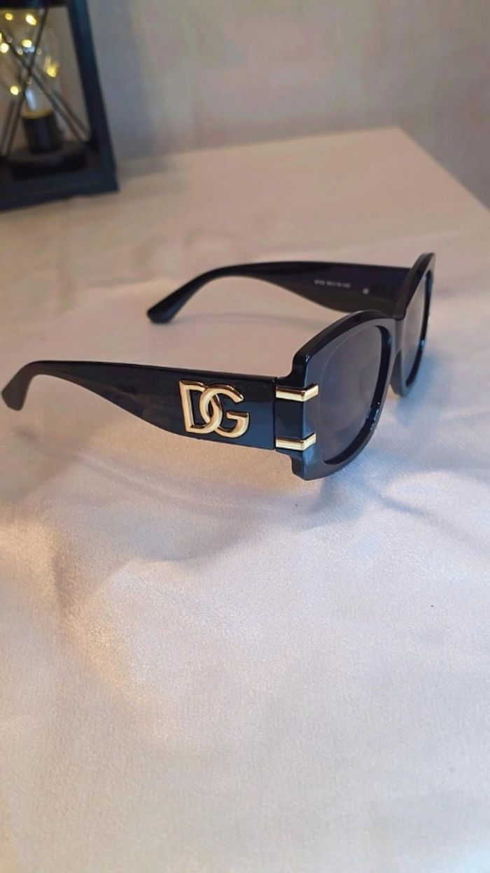 Ces lunettes arborent un style luxueux et affirmé - photo numéro 4