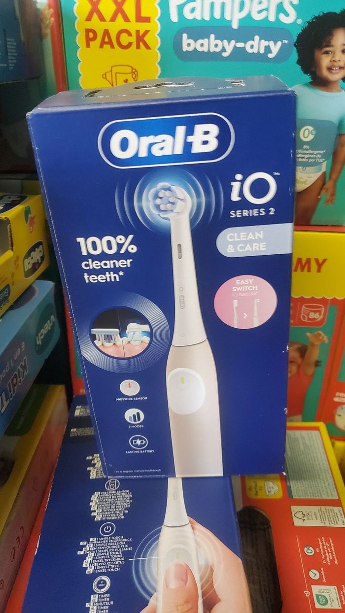 Brosse à Dents Électrique Oral B io2 Neuve.