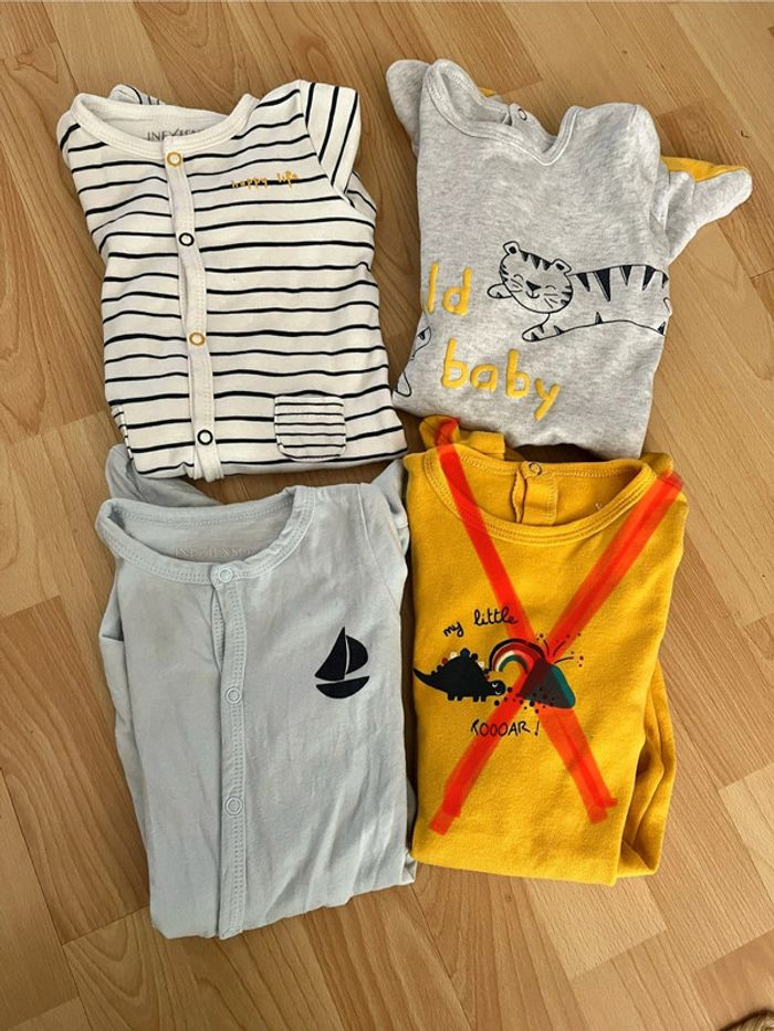 Lots pyjamas / grenouillères 6 mois
