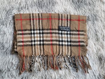 ✨ Écharpe Burberrys Vintage – 100% Lambswool ✨