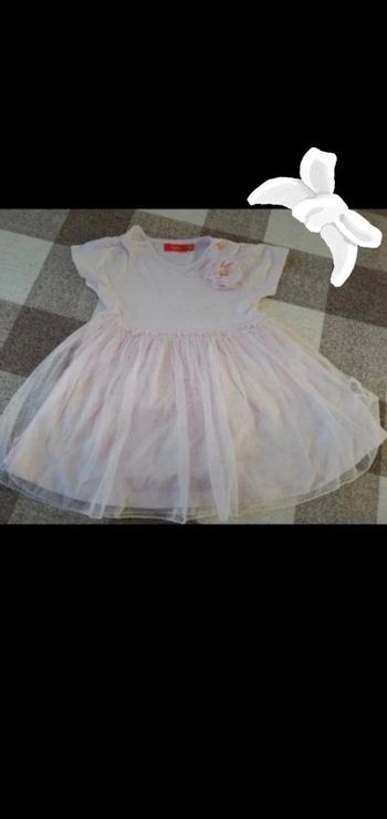 Robe rose manches courtes tulle sur la jupe tissaia 12 mois neuve