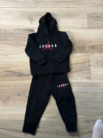 Ensemble jogging Jordan