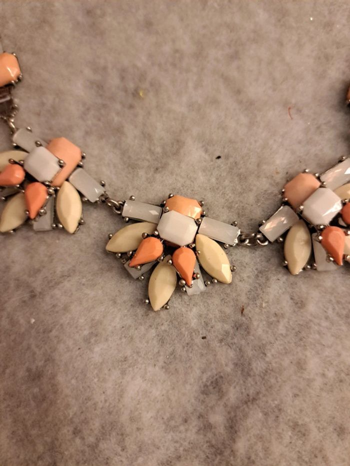 Collier chic strass corail beige et blanc - photo numéro 7