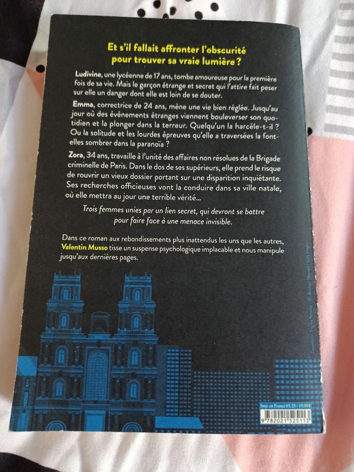 Livre dans mon obscurité de musso - photo numéro 2