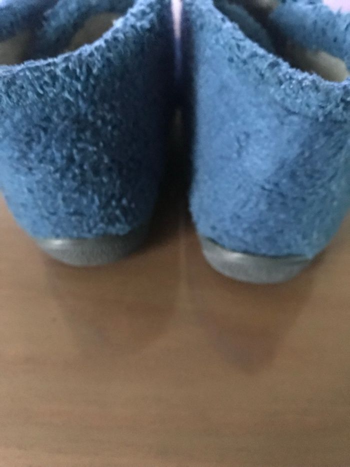 Chaussons montants scratch bleus Pointure 23 - photo numéro 2