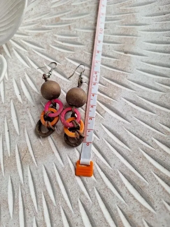 Boucle d'oreille en bois - photo numéro 3