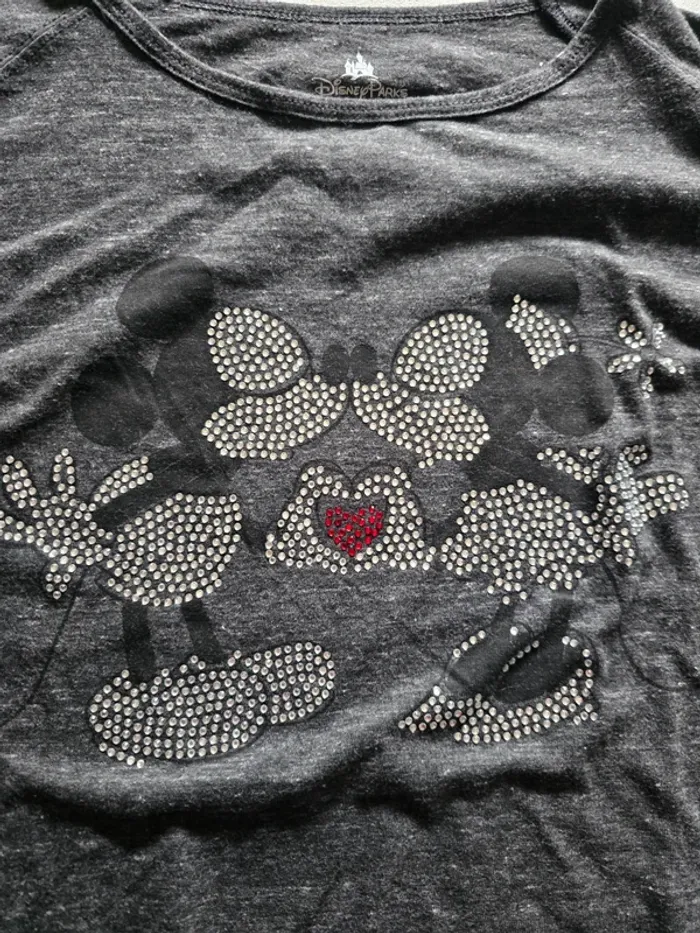 T-shirt taille M disney - photo numéro 2