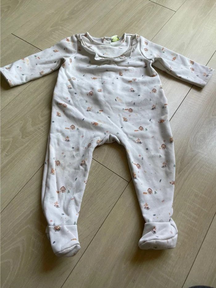 Pyjama tape à l’œil 18 mois