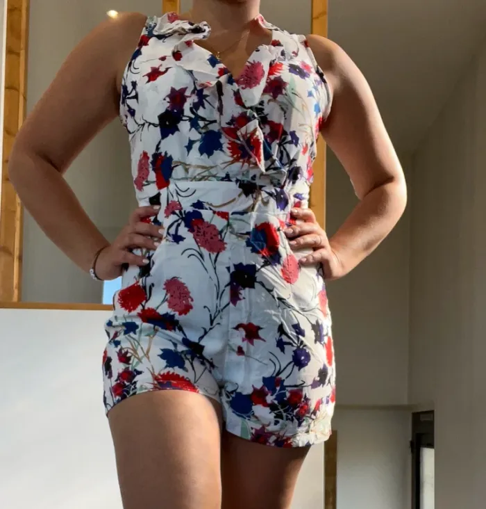 Combishort blanche a fleurs sexy - photo numéro 2