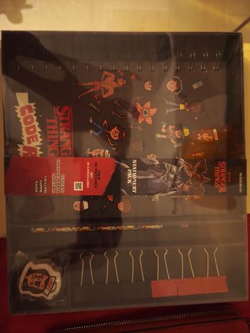 Netflix × Stranger Things set papeterie 