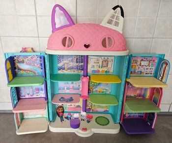Maison Gabby chat