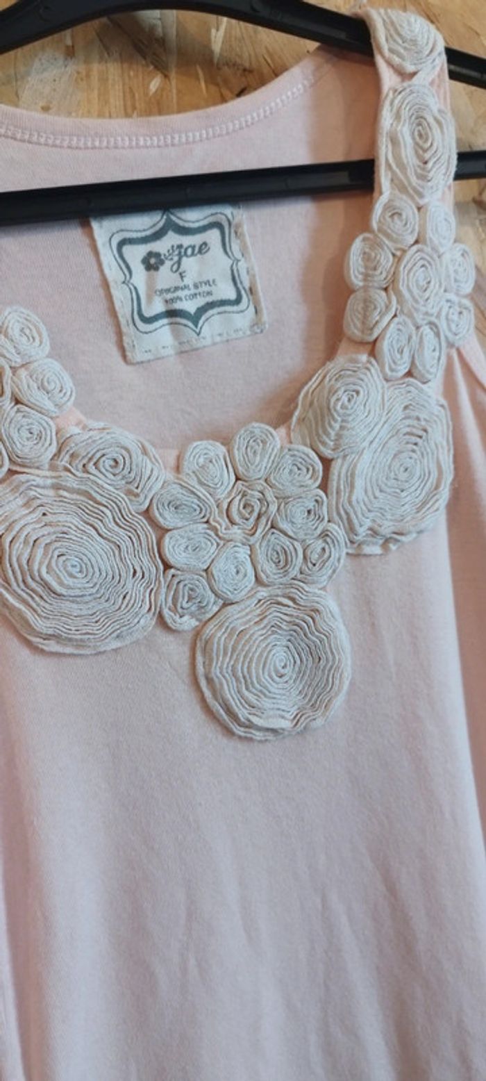 Débardeur fleurs brodées - photo numéro 2