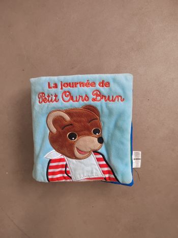 Livre tissu petit ours brun